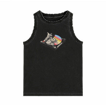 Top Tank | Fragments of Warmth in a Mechanical World